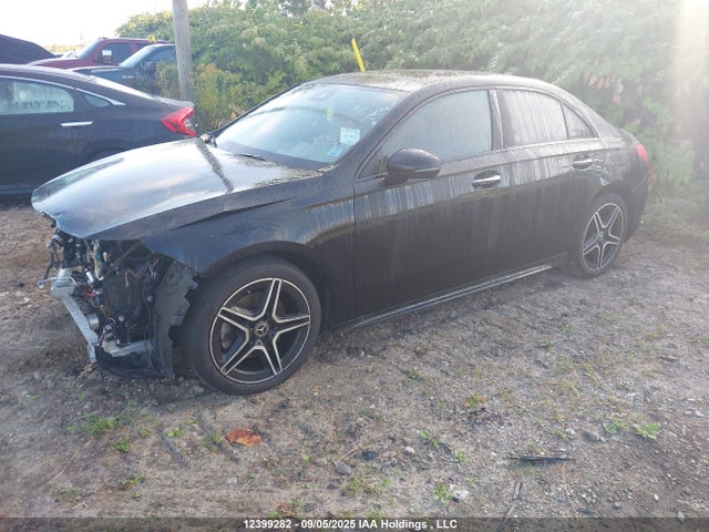W1K3G4FB8NJ356566 Mercedes-Benz m260