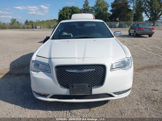 Chrysler 300 2017 2C3CCASGXHH513885 Image 12