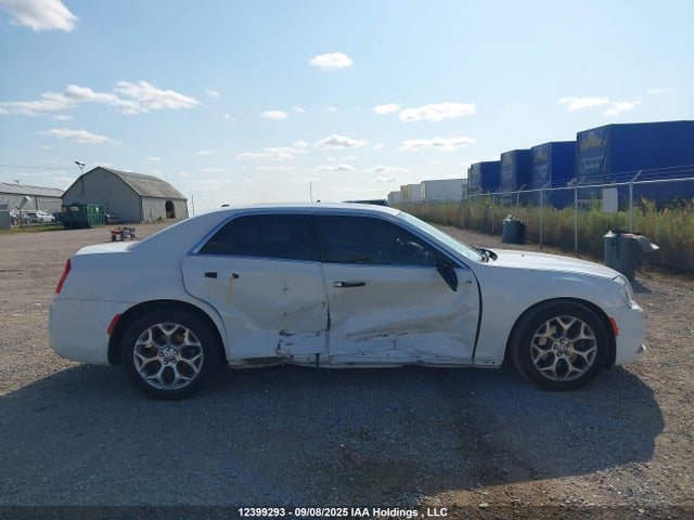 Chrysler 300 2017 2C3CCASGXHH513885 Image 13