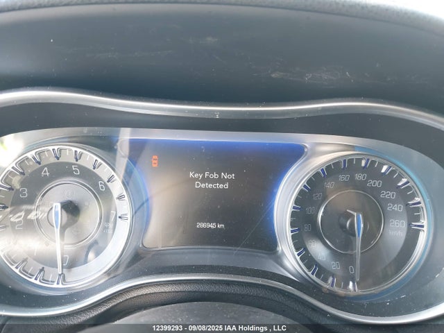 Chrysler 300 2017 2C3CCASGXHH513885 Image 7