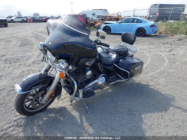 Harley-Davidson Road King 2015 5HD1FBMA8FB671244 Image 2