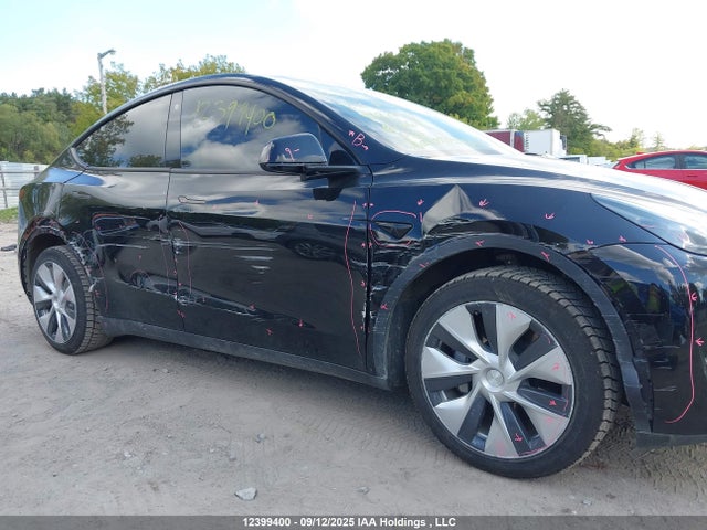 7SAYGDEE4NF518439 Tesla Model Y
