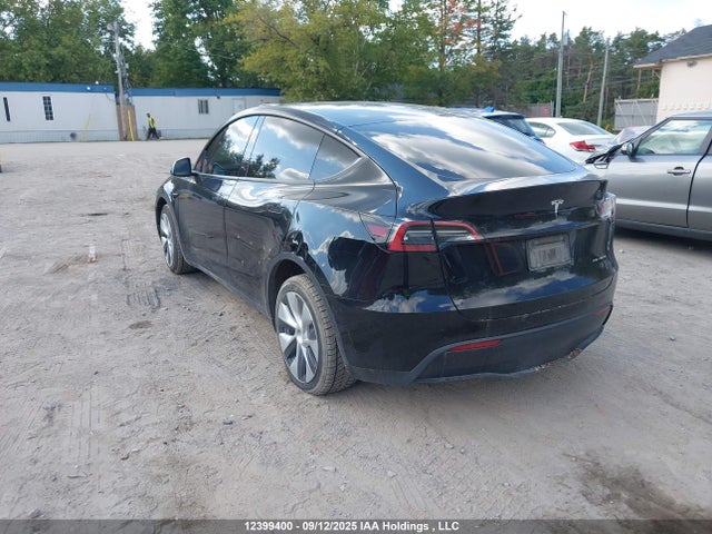 7SAYGDEE4NF518439 Tesla Model Y