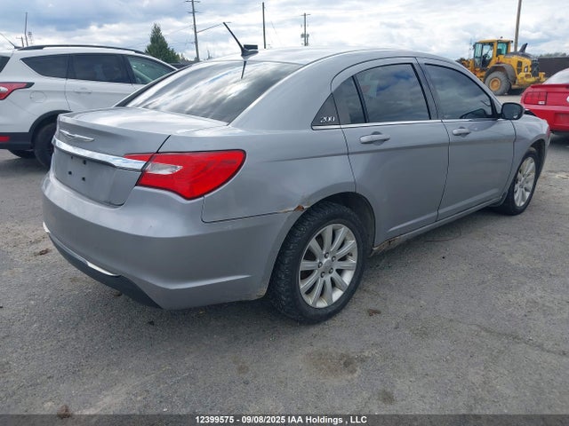 Chrysler 200 2014 1C3CCBBB9EN100840 Image 4