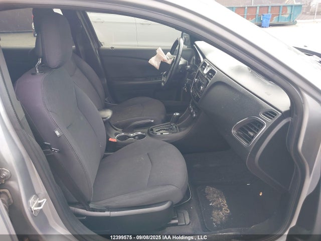 Chrysler 200 2014 1C3CCBBB9EN100840 Image 5