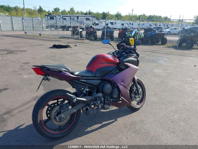 12399611 :رقم المزاد ، JYARJ18N9BA001232 vin ، 2011 Yamaha Fz6 R مزاد بيع