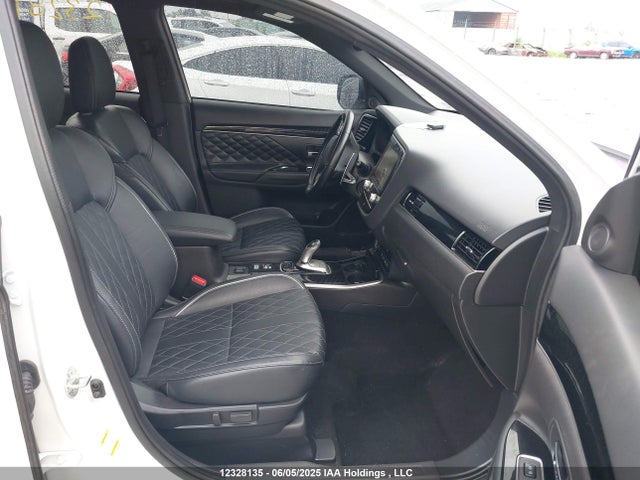 Mitsubishi s61-y61 2022 JA4J2VA79NZ605767 Image 5