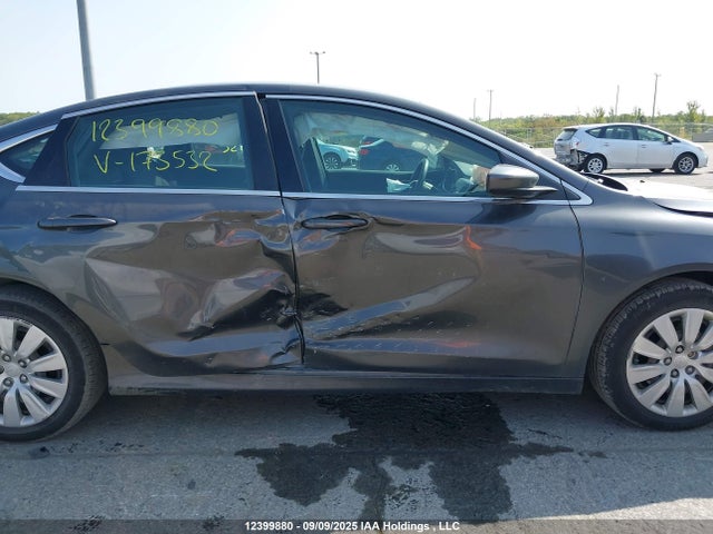 1C3CCCFB7GN173532 Chrysler 200