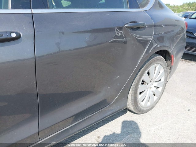 1C3CCCFB7GN173532 Chrysler 200