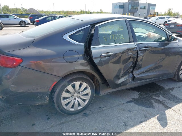 1C3CCCFB7GN173532 Chrysler 200