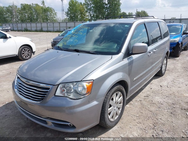 2C4RC1BG1GR127063 Chrysler Town and Country