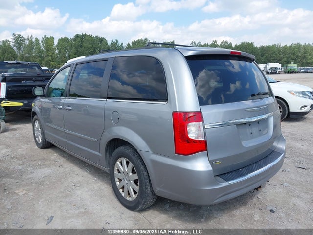 2C4RC1BG1GR127063 Chrysler Town and Country