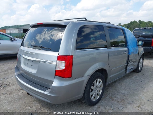 2C4RC1BG1GR127063 Chrysler Town and Country