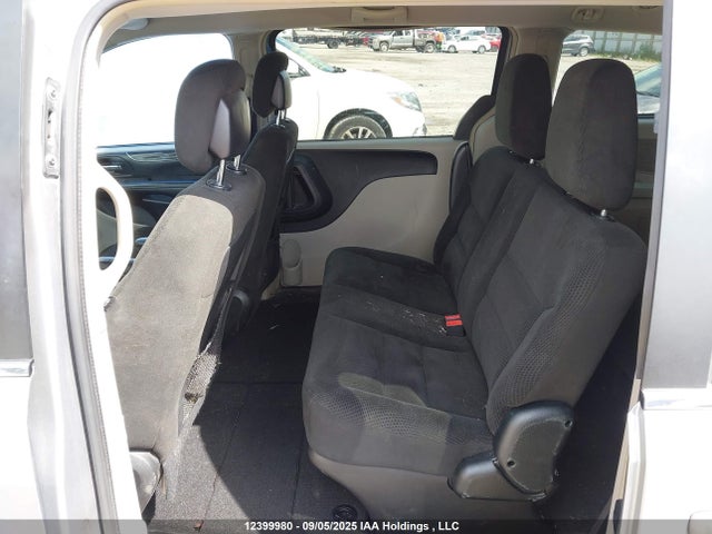 2C4RC1BG1GR127063 Chrysler Town and Country