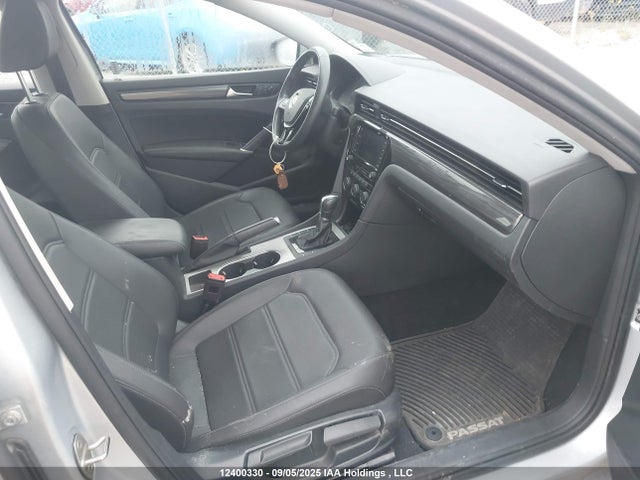 1VWBA7A37MC004684 Volkswagen Passat