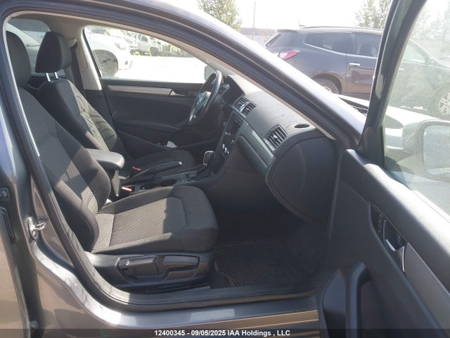 1VWAV7A36FC056164 Volkswagen 2015