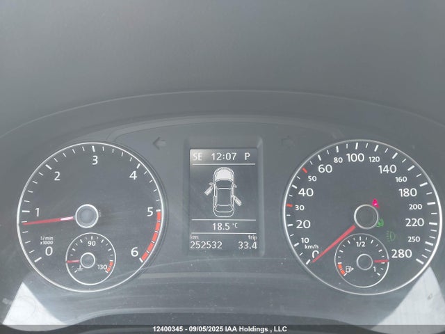 1VWAV7A36FC056164 Volkswagen 2015