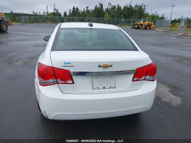 1G1PL5SH0F7262728 Chevrolet luw
