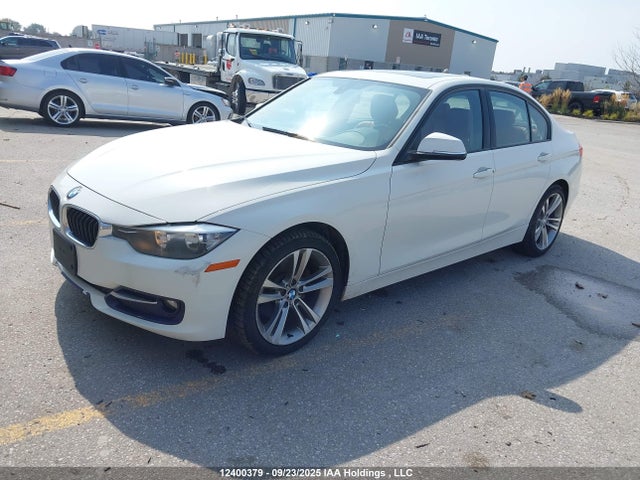 BMW 320i 2015 WBA3C3C57FK203491 Image 2