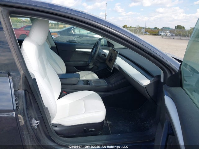 5YJ3E1EB5NF252009 Tesla Model 3 Long Range