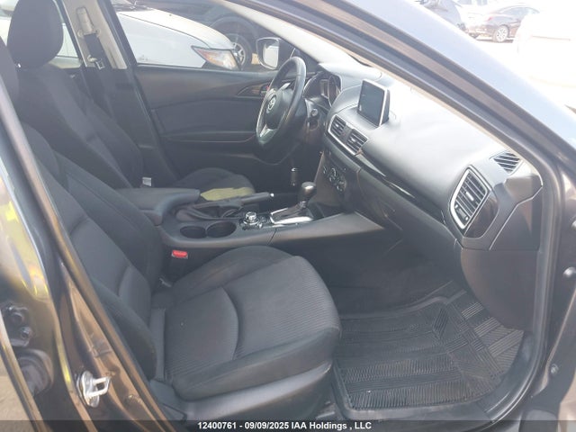 3MZBM1V77FM139537 Mazda pe
