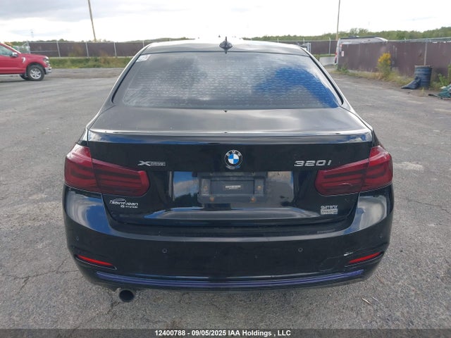 BMW 320i 2016 WBA8A3C50GK688750 Image 17