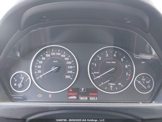 BMW 320i 2016 WBA8A3C50GK688750 Image 7