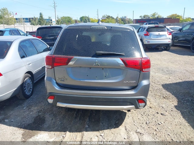 Mitsubishi mivec 2018 JA4AZ2A30JZ611474 Image 16