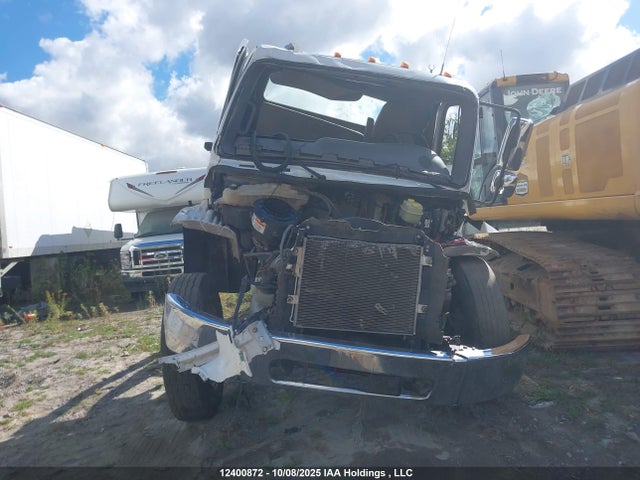 1FVACXFDXLHKX0202 Freightliner cummins b6.7