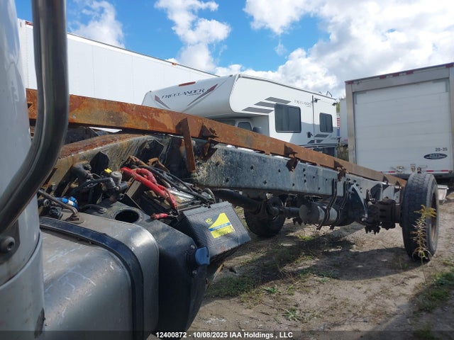 1FVACXFDXLHKX0202 Freightliner cummins b6.7