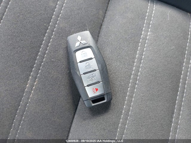 JA4J4UA86PZ605743 Mitsubishi Outlander