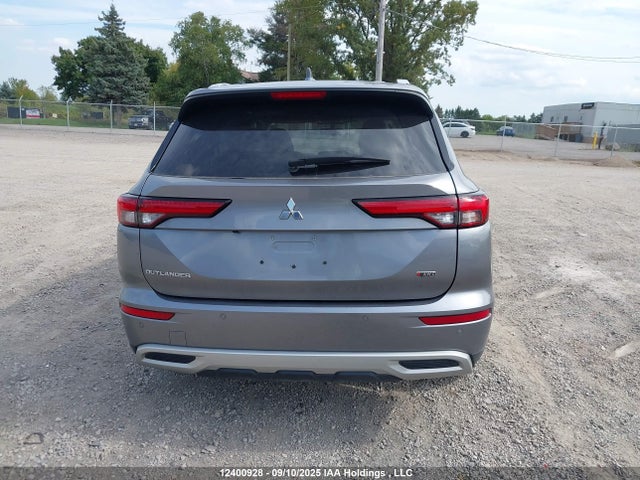 JA4J4UA86PZ605743 Mitsubishi Outlander