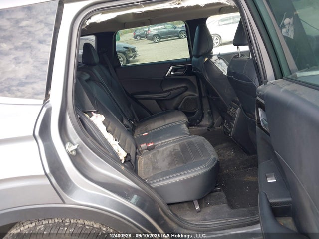 JA4J4UA86PZ605743 Mitsubishi Outlander