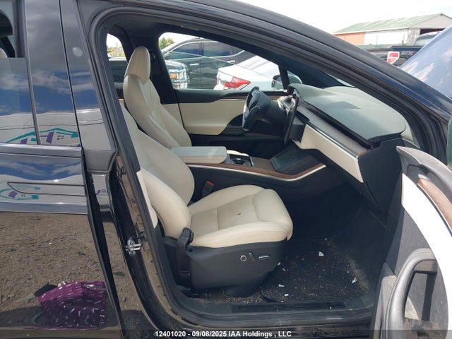 12401020 :رقم المزاد ، 7SAXCBE54PF381405 vin ، 2023 Tesla Model X Awd/standard Range مزاد بيع