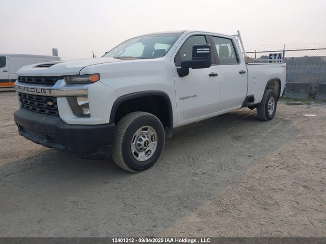 Chevrolet l8t 2021 1GC4YLE72MF178920 Image 2