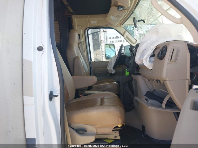 Ford E-450 2015 1FDXE4FS8FDA01720 Image 5