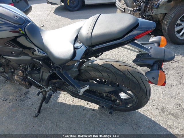 Yamaha 2017 2017 JYARM06N6HA002285 Image 9