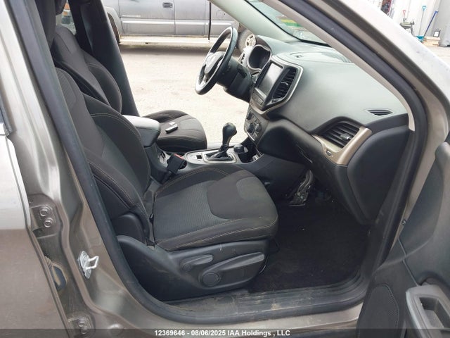1C4PJMCSXGW224979 Jeep Cherokee