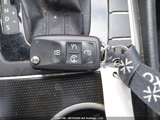 Volkswagen Passat 2014 1VWCS7A39EC064887 Image 11