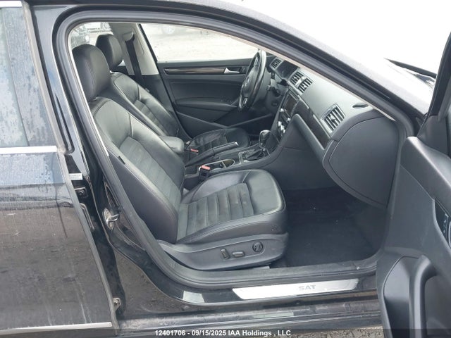 Volkswagen Passat 2014 1VWCS7A39EC064887 Image 5