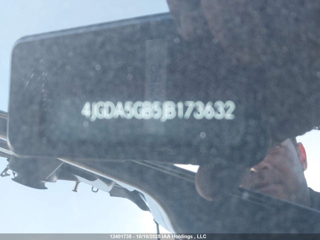 Mercedes-Benz m276 2018 4JGDA5GB5JB173632 Image 9