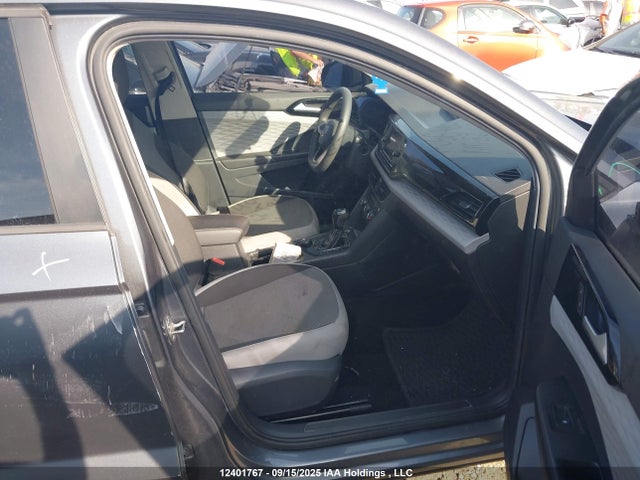 3VVAX7B28NM056460 Volkswagen tsi