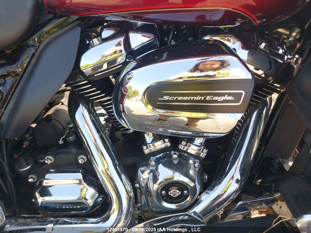 5HD1KGDA0HB665899 Harley-Davidson FLTRU
