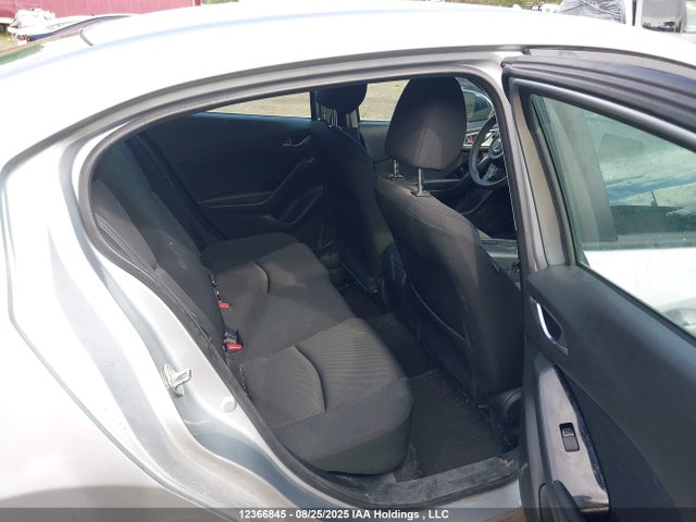 3MZBN1U70JM221214 Mazda pe