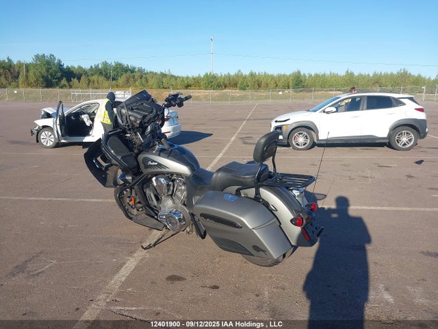 INDIAN MOTORCYCLE CO. 2021 2021 56KLCBRR0M3398990 Image 3