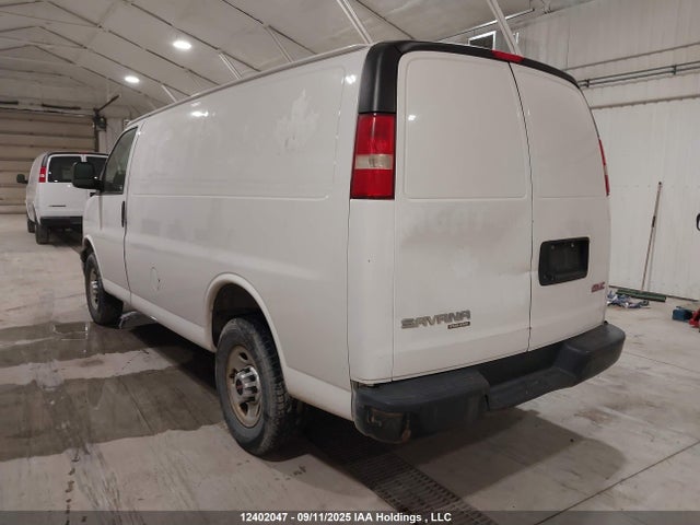 GMC l20 2015 1GTW7FCF4F1117480 Image 3