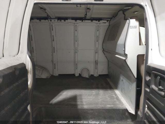 GMC l20 2015 1GTW7FCF4F1117480 Image 8