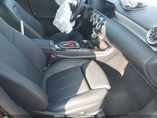 W1K5J4HB8SN538084 Mercedes-Benz m260