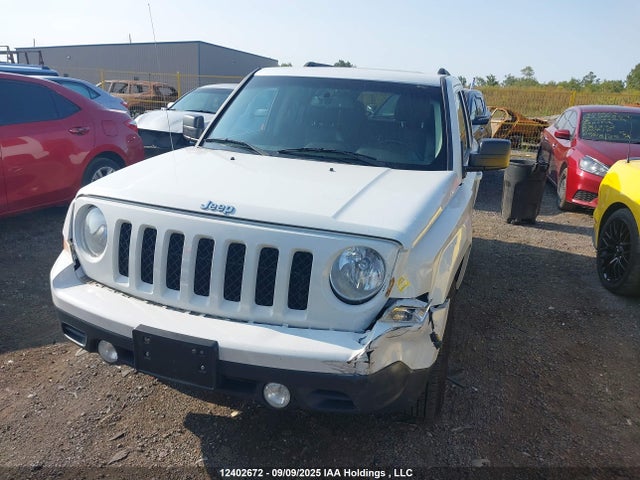 Jeep 2015 2015 1C4NJRAB5FD381854 Image 2