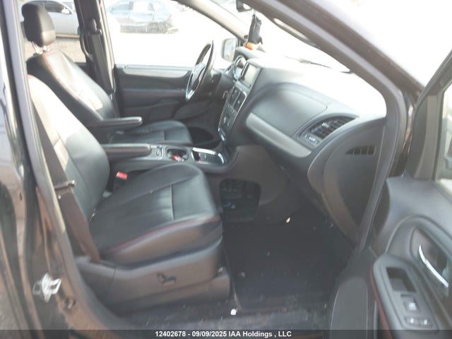 2C4RDGEG2JR180082 Dodge Grand Caravan